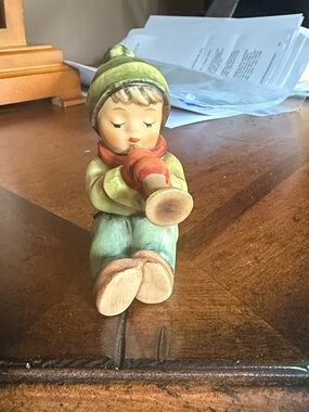 Vintage M. I. Hummel Figurine